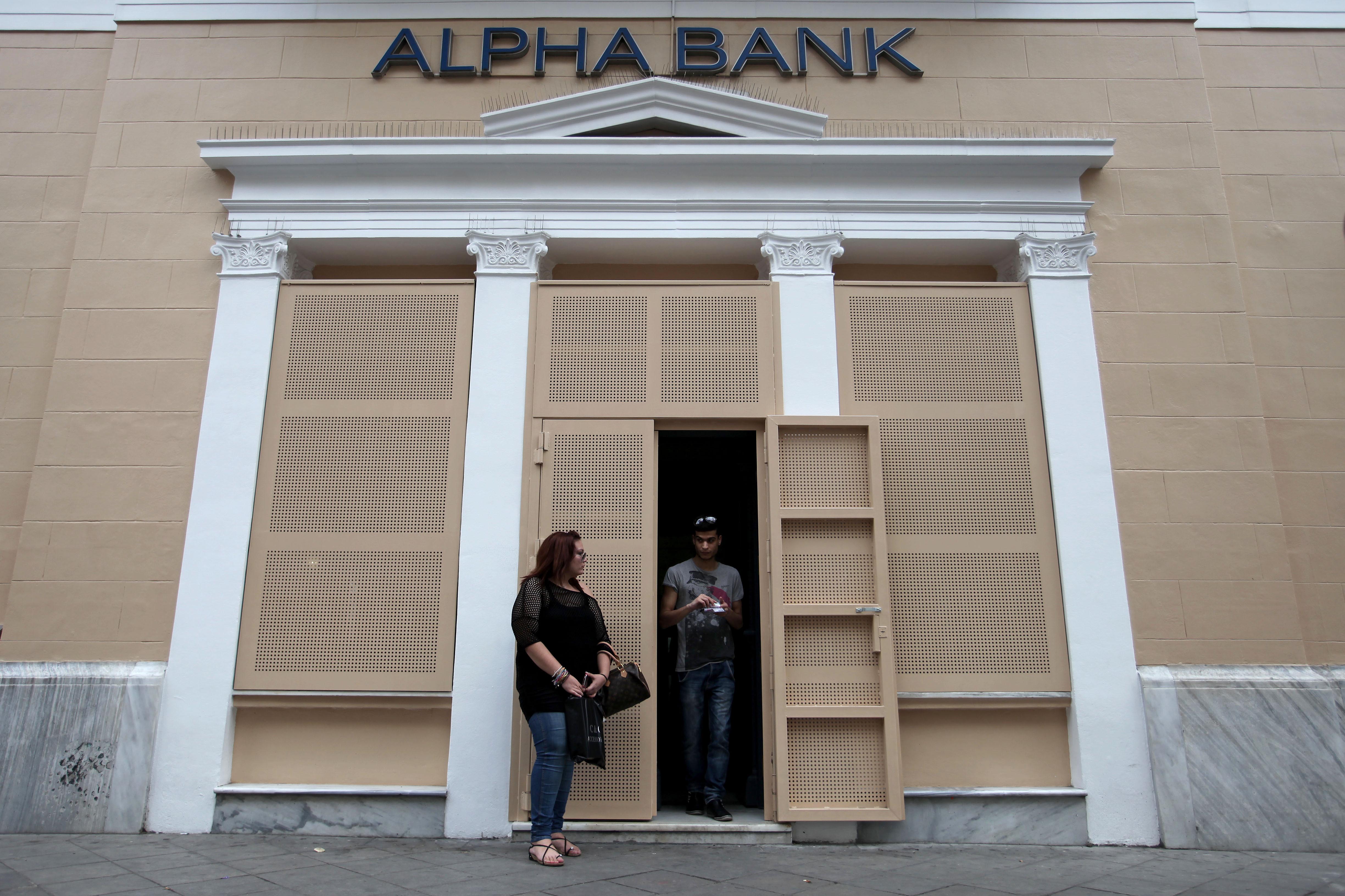 Alpha Bank: Με κέρδη 2,92 δισ. ευρώ έκλεισε το 2013